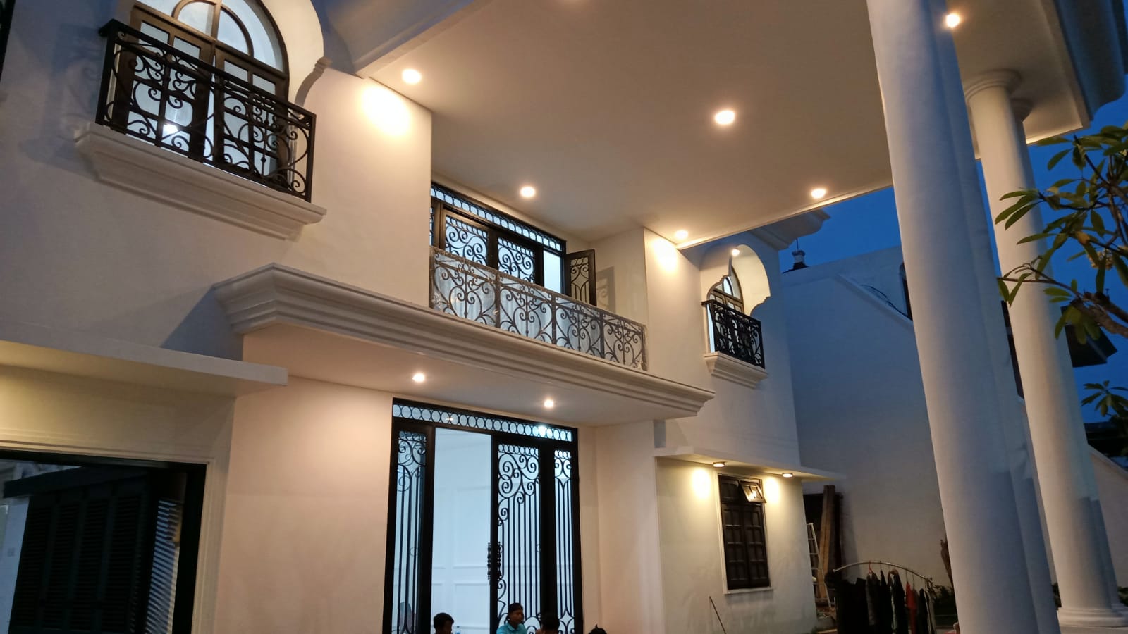 Kediaman Bpk H Yuni Abdi Kertajaya Indah, Surabaya