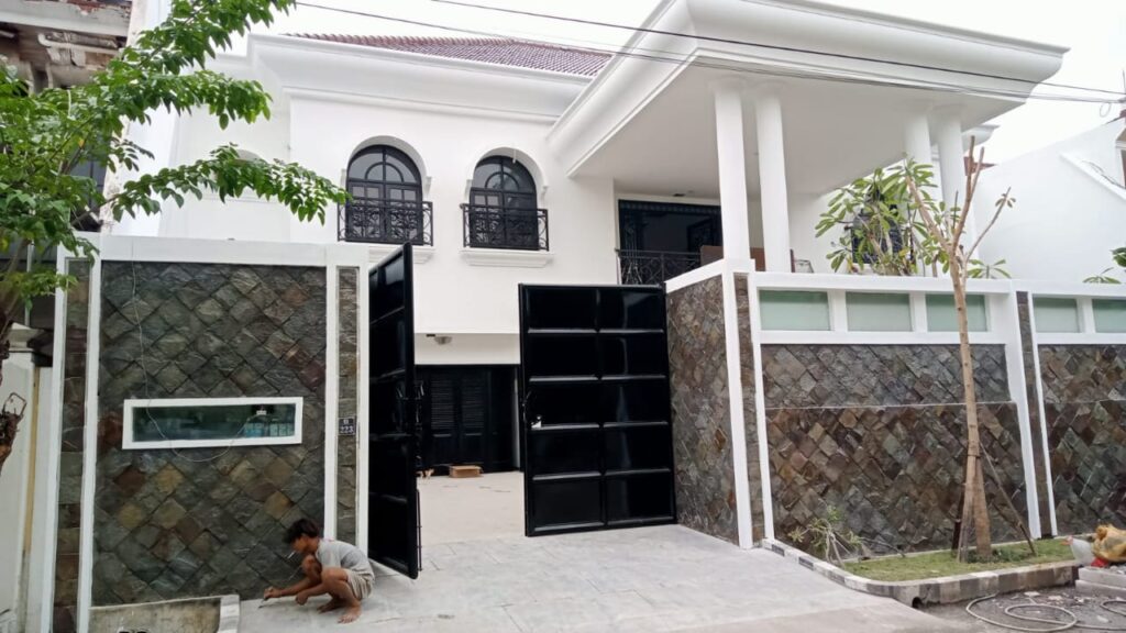 Kediaman Bpk H Yuni Abdi Kertajaya Indah, Surabaya