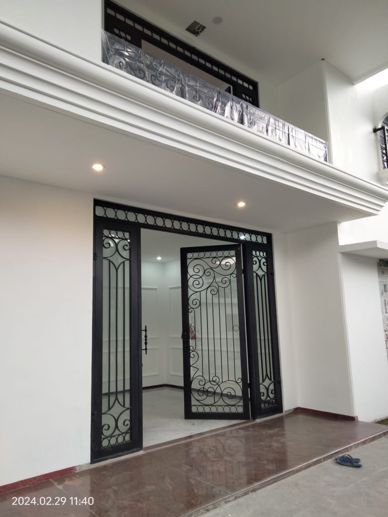 Kediaman Bpk H Yuni Abdi Kertajaya Indah, Surabaya