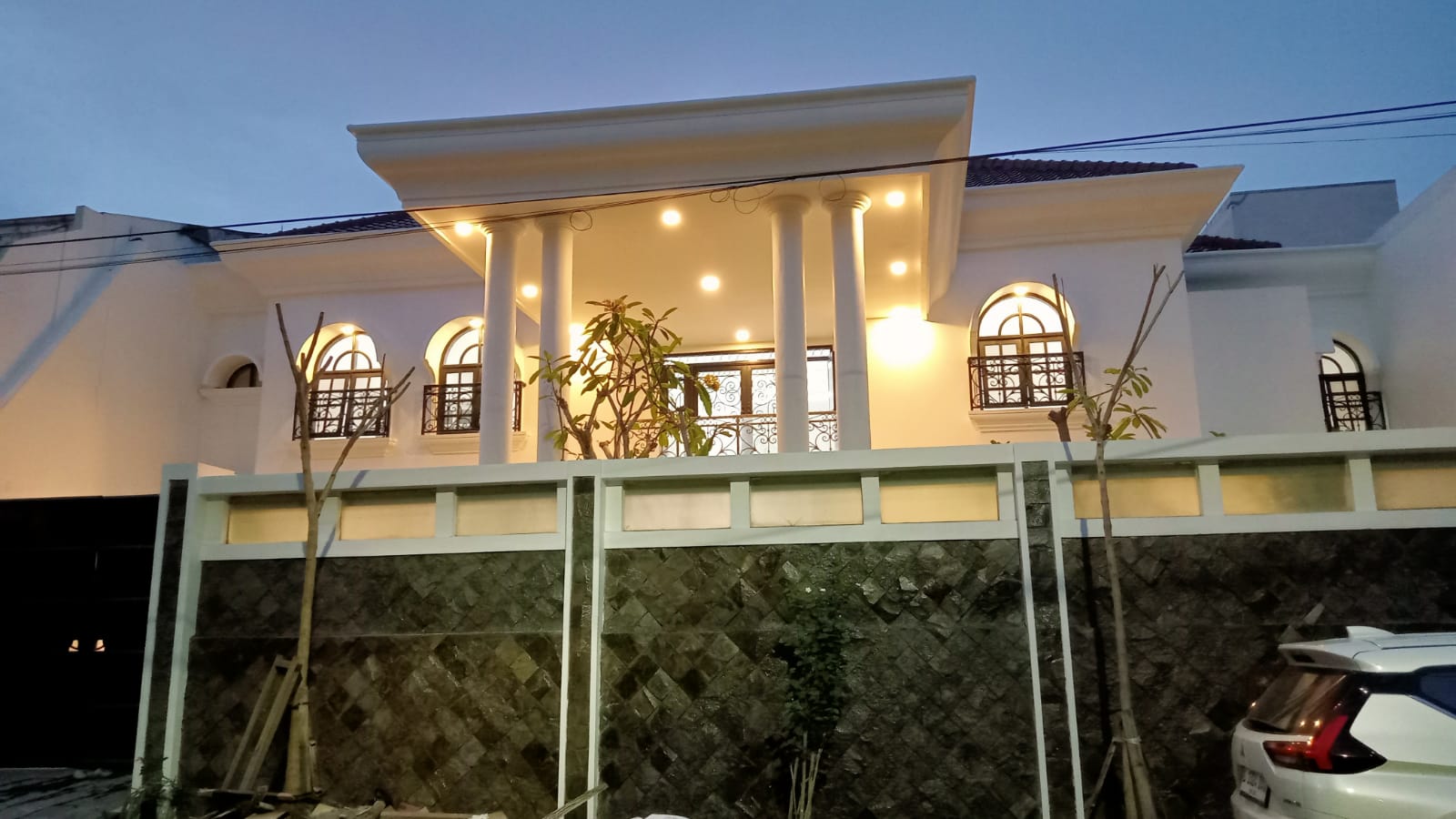 Kediaman Bpk H Yuni Abdi Kertajaya Indah, Surabaya