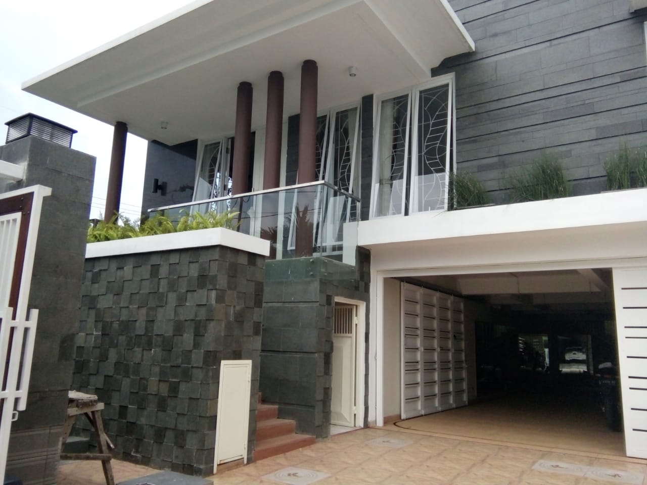 Kediaman Bpk. Ir. Harijanto Deltasari, Sidoarjo